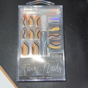 New Pretty Woman Faux nails set of 24 w glue